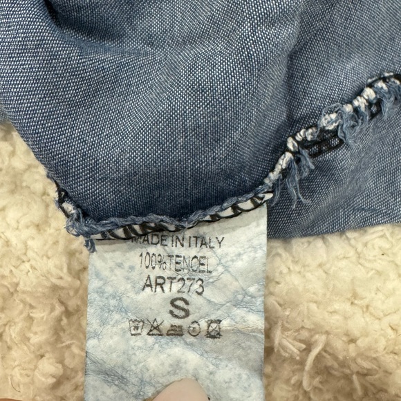 FOREVER 21 - Denim-like Off-the-shoulder Shirt (size small) - Picture 8 of 10